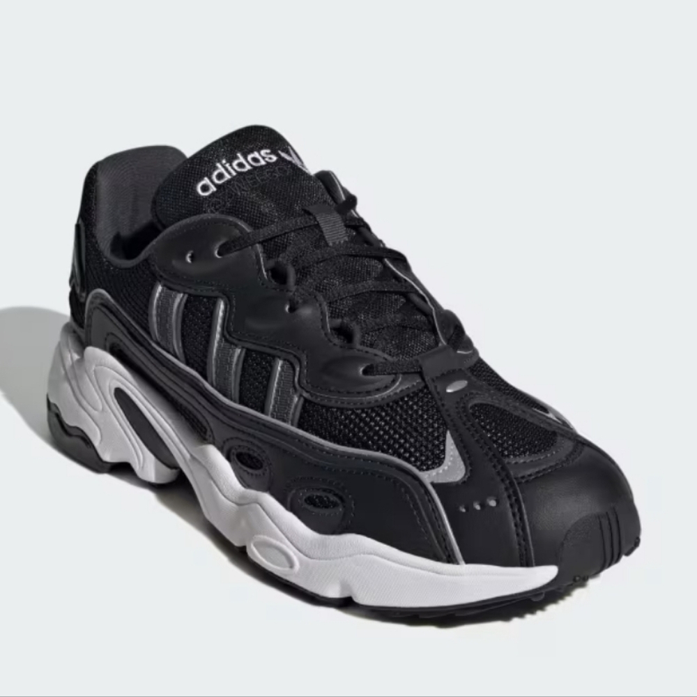 NEW!! OZZEEGO OG Adidas Black and White Sneakers
